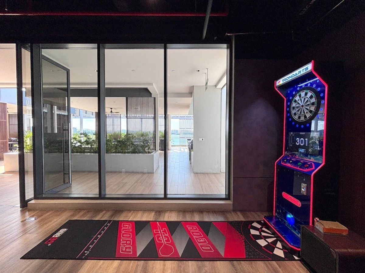 Tron DX Free-Standing Electronic Darts Machine (Free Play / Coin-operated) - Image 5